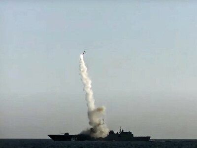 Russia uses advanced hypersonic missiles in Ukraine for the first time