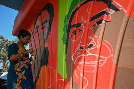Transgender outcasts turn artists in India