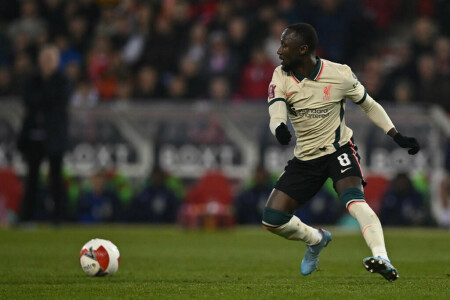 Liverpool&rsquo;s Keita pulls out of Guinea squad with knee injury