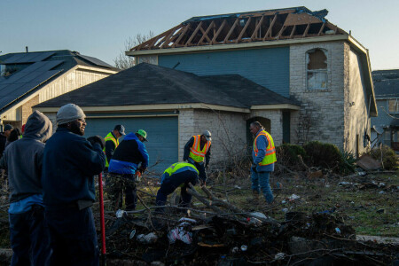 Tornado kills at least 1, destroys homes near US city of New Orleans