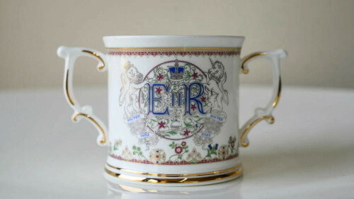 UK ceramist fired up for Elizabeth II's Platinum Jubilee