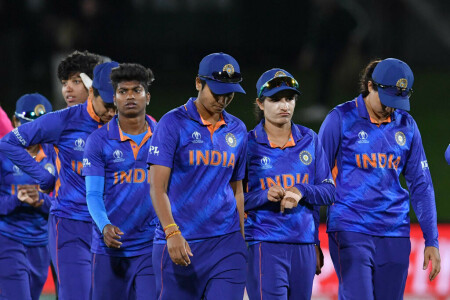 Resurgent England make World Cup semi-finals, India suffer last-ball exit