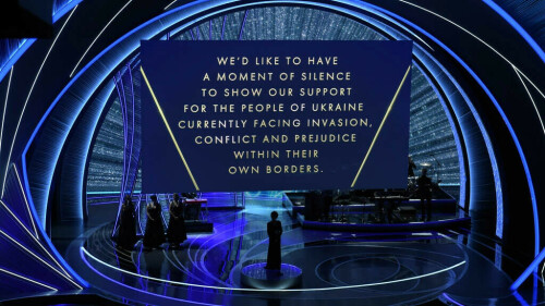 Oscars holds moment of silence for Ukraine