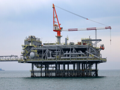 Qatar to invest $5 billion in Egypt, eyes offshore gas
