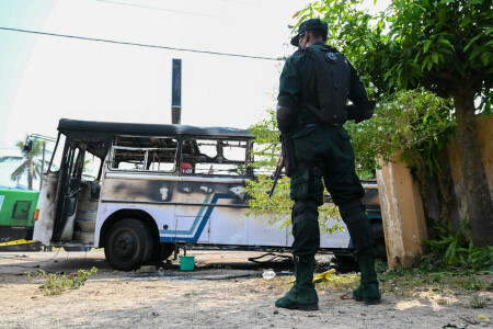 Economic crisis: Sri Lankan security forces deployed in Colombo after night of violence