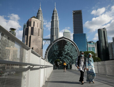 Malaysia reopens borders to vaccinated passengers after two years of travel curbs