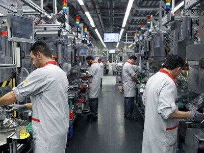 US manufacturing index falls to 18-month low on supply struggles
