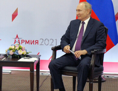 Russia, Kazakhstan urge deal for neutral, nuclear-free Ukraine