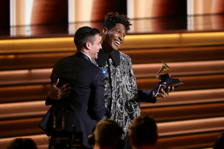 Batiste wins album honor, Zelenskiy makes appeal at Grammys