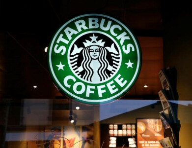 Starbucks&rsquo; Schultz announces halt to stock buybacks, shares fall