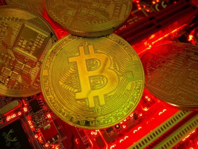 In Texas, crypto miners turn to solar power