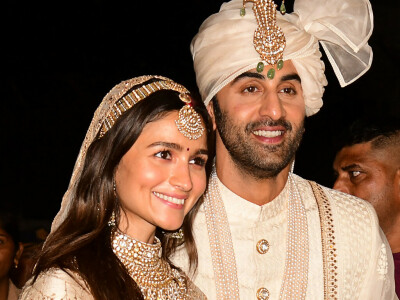 Bollywood stars Alia Bhatt and Ranbir Kapoor marry