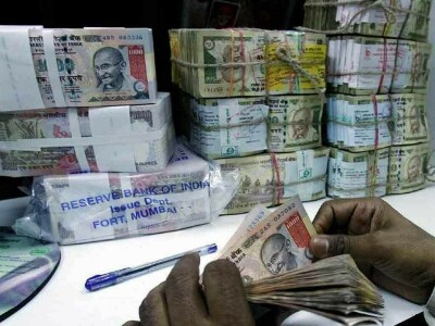 Indian bond yields off session highs on short-covering; rupee near 1-month low
