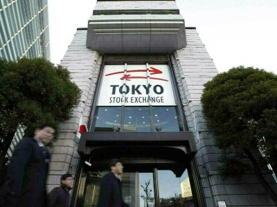 Japan&rsquo;s Nikkei rises; weaker yen, earnings caution cap below 27,000 mark