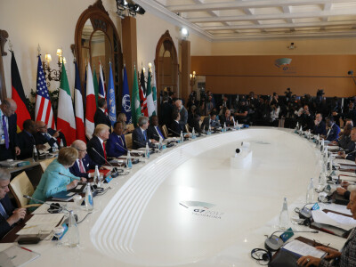 G7 officials exit World Bank meeting as Russian official begins to speak