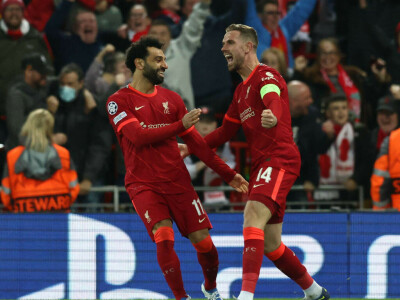 Liverpool roll over Villarreal to close in on Champions League final