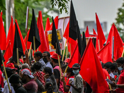 Thousands of Sri Lankans rally over government handling of crisis