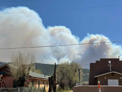 &lsquo;Huge firefight&rsquo; to defend New Mexico villages, city from blaze