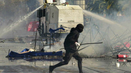 Three shot in Chile May Day clashes