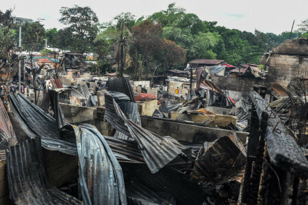 Eight people killed in Philippines housing fire