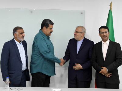 Iranian oil minister meets Venezuela&rsquo;s President Maduro in Caracas