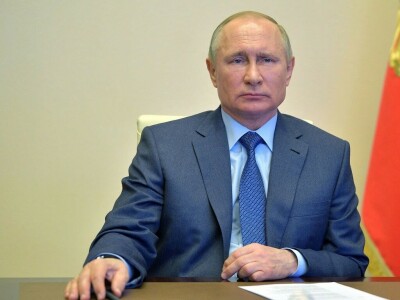 Putin tells Macron West must stop supplying weapons to Ukraine