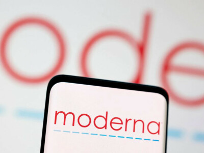 Moderna sees higher COVID vaccine sales in second half of 2022