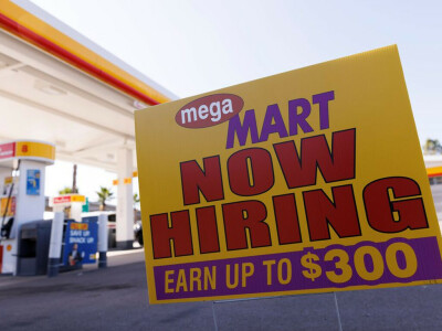 US private payrolls slow; trade deficit hits record high