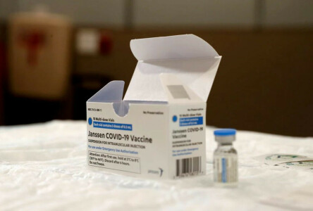 U.S. limits use of J&J&rsquo;s COVID vaccine on blood clot risks