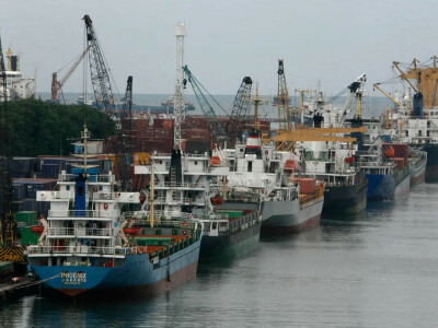 Indonesia seizes tanker over palm oil export ban violation