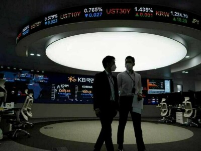 Asian stocks fall on Wall Street rout, oil prices tumble