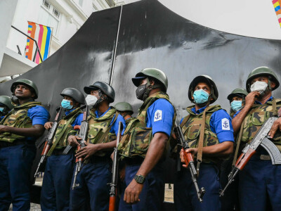 Sri Lanka&rsquo;s new PM wins support for &lsquo;economic war cabinet&rsquo;