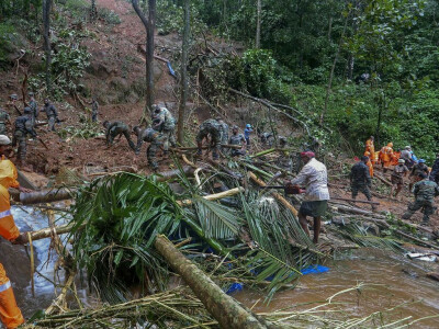 Landslides, floods kill at least 10 in India