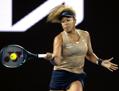 Osaka knocked out in French Open first round by Anisimova