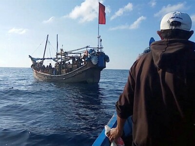 Rohingya refugee boat sinks off Myanmar, dozens dead or missing