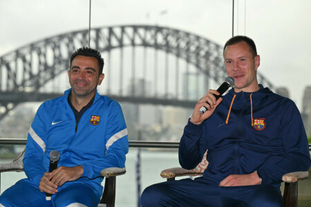 Xavi says Barcelona need rebuild but silent on Lewandowski