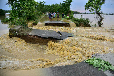 Floods kill 25 in India&rsquo;s Assam, displace thousands