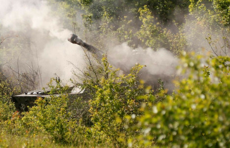 Russia advances in east; Ukraine calls for longer-range weapons
