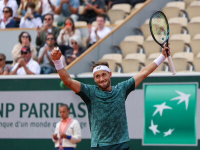 Ruud first Norwegian man to make French Open quarters
