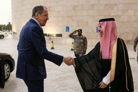 Russia and Saudi foreign ministers praise OPEC+, says Moscow