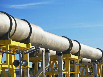 Oman and Iran ink deals on oil field, gas pipelines: official