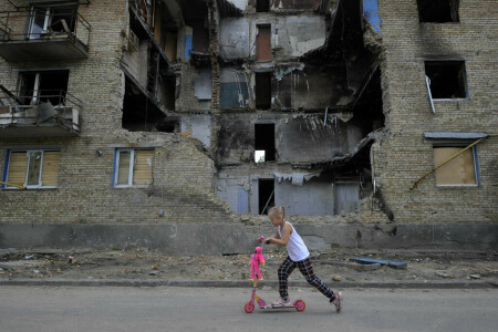 Explosions shake Ukraine's capital Kyiv after weeks of relative calm
