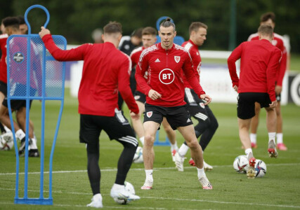 Wales desperate to qualify for first World Cup since 1958, says Bale