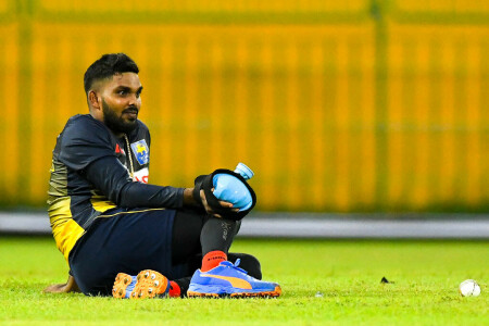 Sri Lanka name two spinners for first T20 against Australia