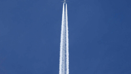 Slash airline emissions to meet Paris targets: report