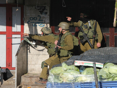 Israeli troops kill Palestinian in West Bank confrontation, medics say