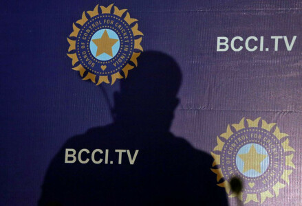 Media giants in pitch battle for India cricket rights