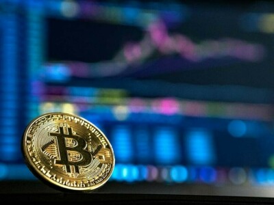 Bitcoin stems heavy losses but pessimism reigns in crypto markets