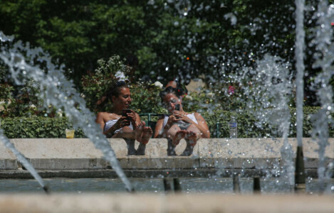 Europe braces for blistering June weekend heat