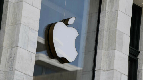 Store workers vote to form first US Apple union